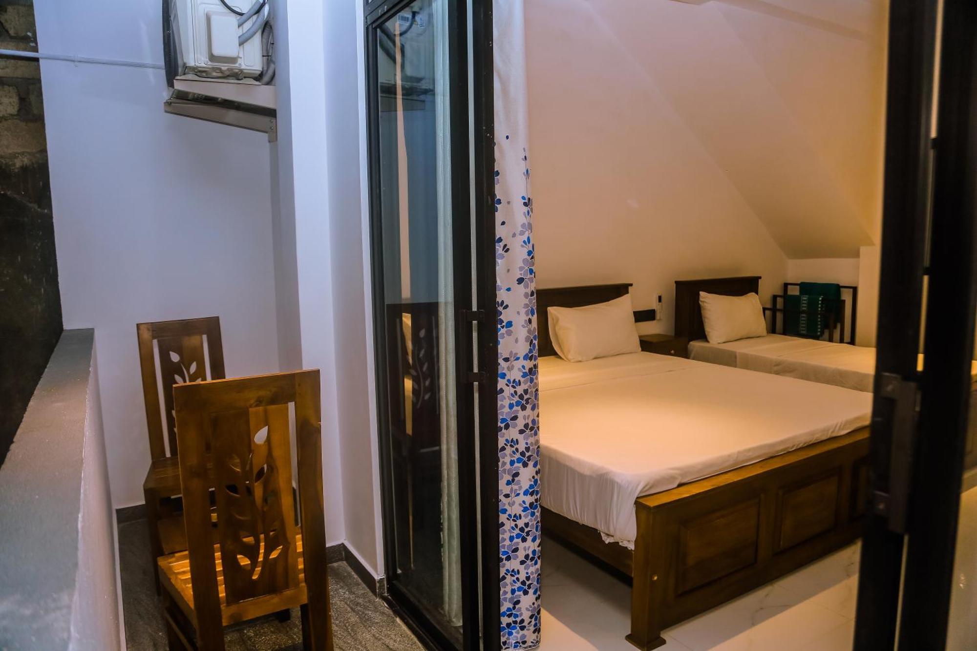 Breeze 3* Mirissa