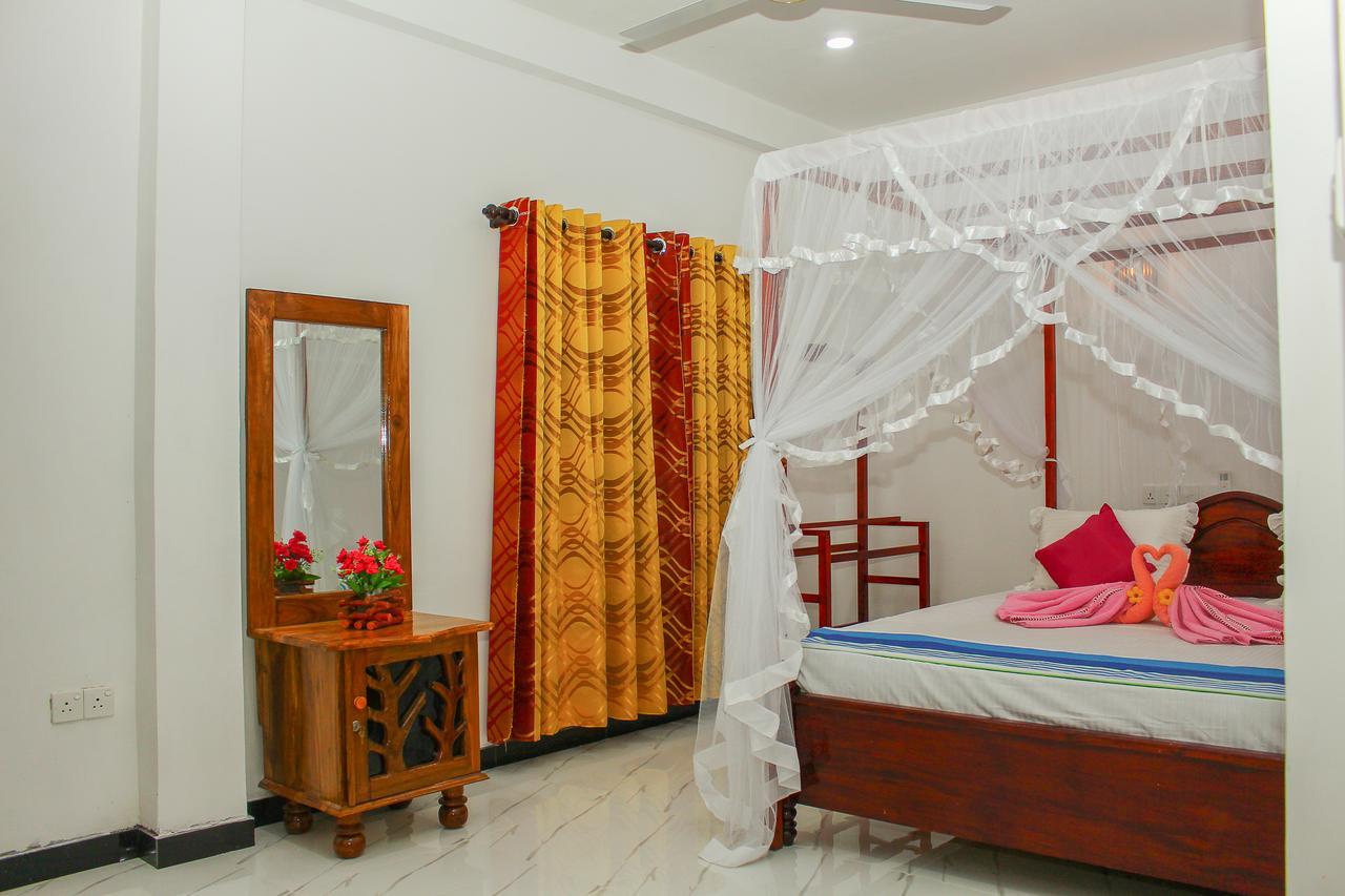 Breeze 3* Mirissa